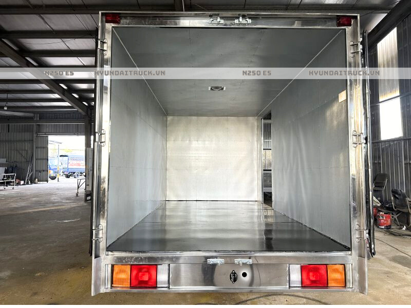 thung-n250-e5-3m6-hyundaitruck.vn