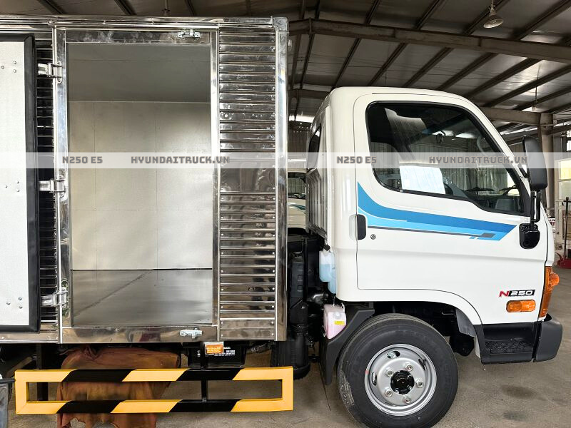 N250-E5-thung-4m3-hyundaitruck.vn