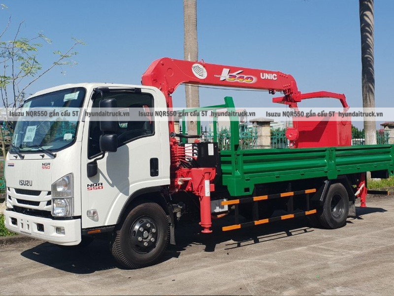 isuzunqr550-gan-cau-unic-5t